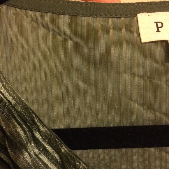 POL- Olive Green Lace Detail Top, V-Neck. NWOT! - Picture 14 of 14